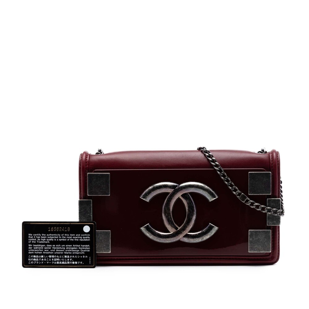 Pre-Loved Chanel Lambskin and Acrylic Boy Brick Horizontal Flap - Picture 6 of 7